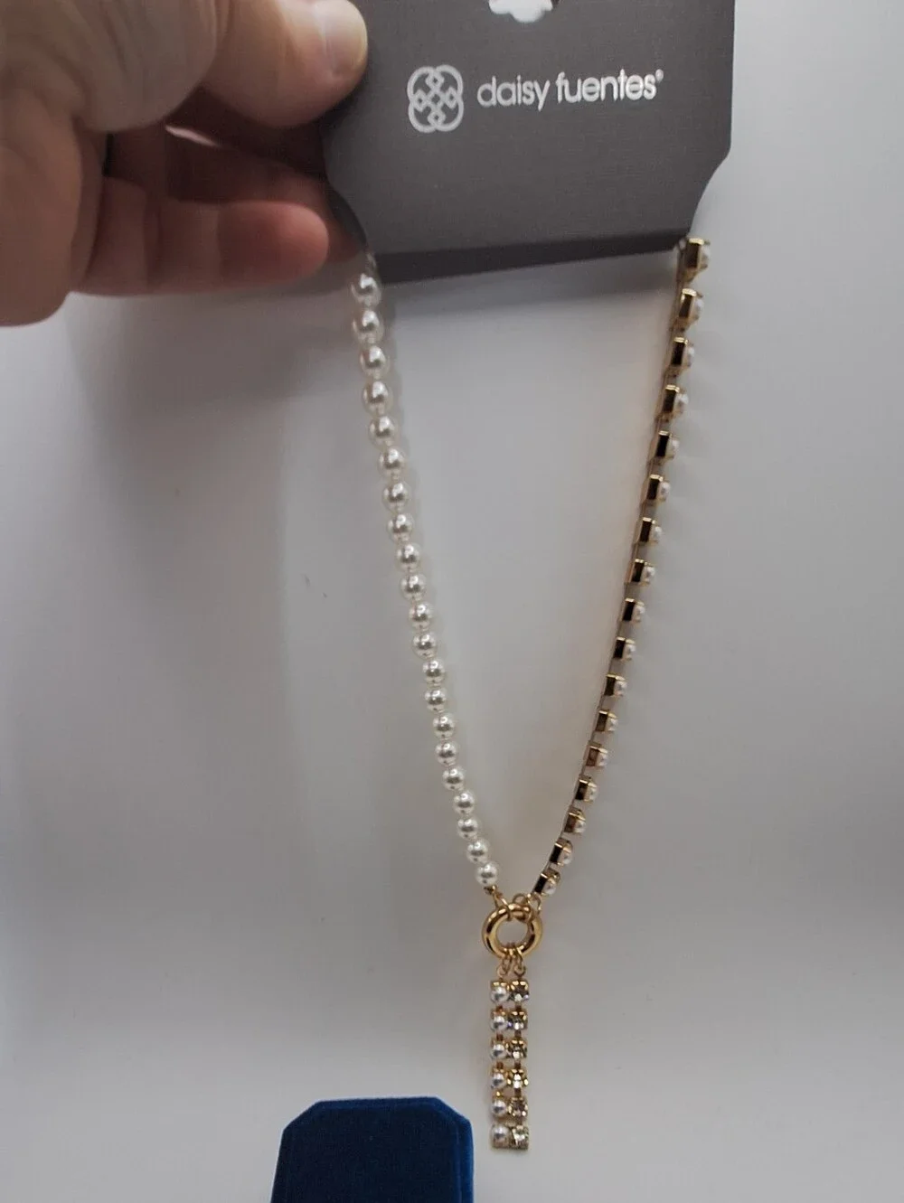 NWT Daisy Fuentes Pearl Rhinestone Gold Tone Statement Necklace